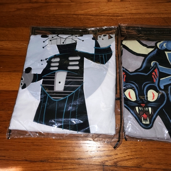 Johnny Cupcakes Men's Set of 2 Halloween Special Pop-Up Edition XL T-shirts - Picture 9 of 9